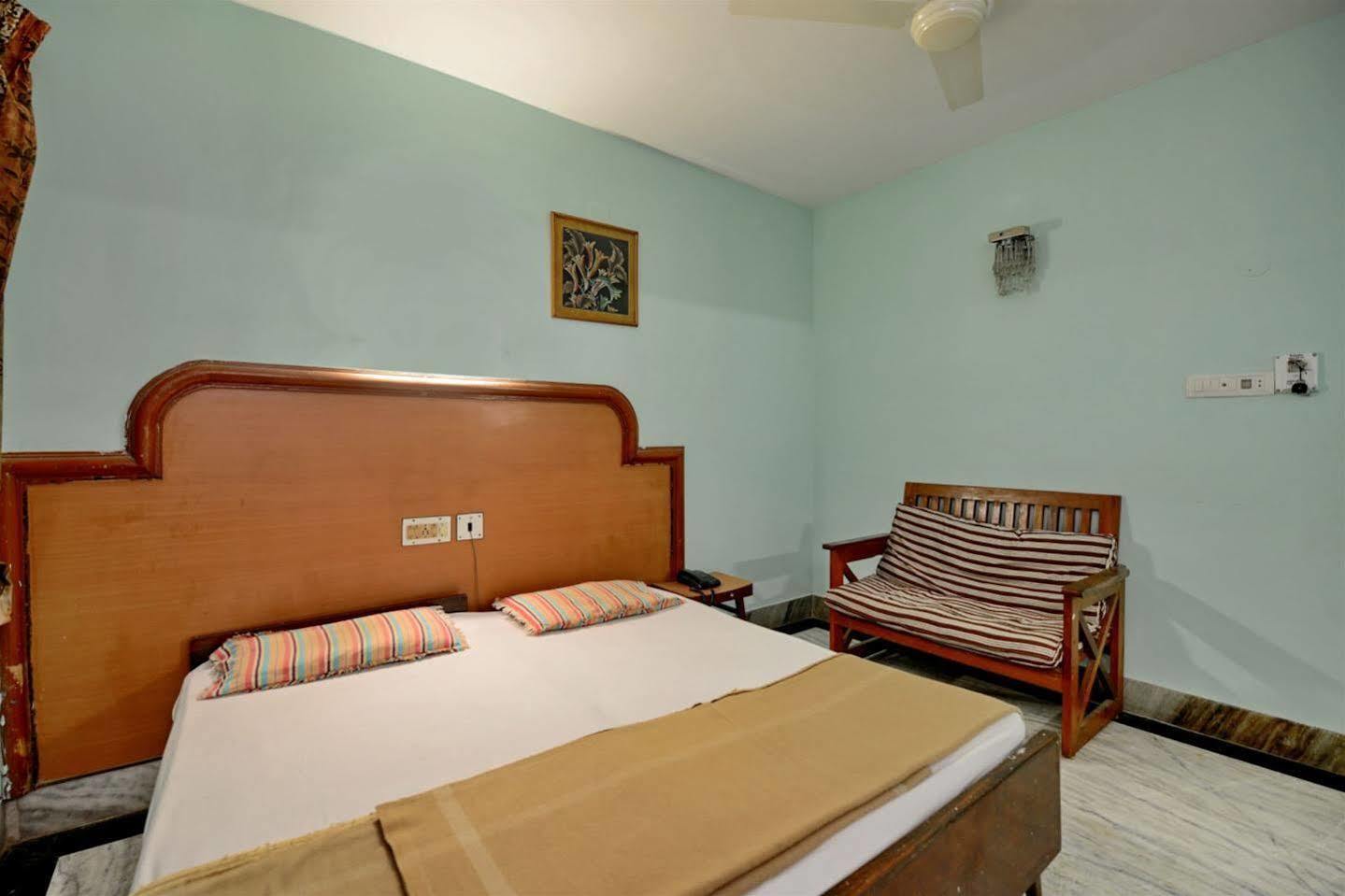 Hotel Janpath Μπουμπάνεσβαρ Εξωτερικό φωτογραφία